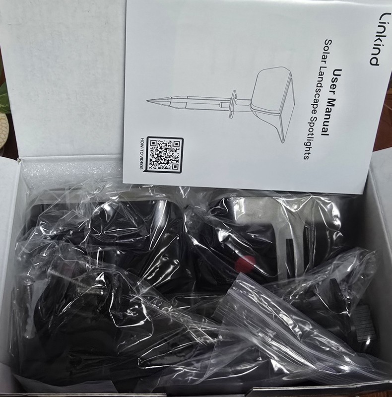 Linkind Solar Spotlight 4pk Model: SP004 Brand New Open Box For Veiwing Complete gallery