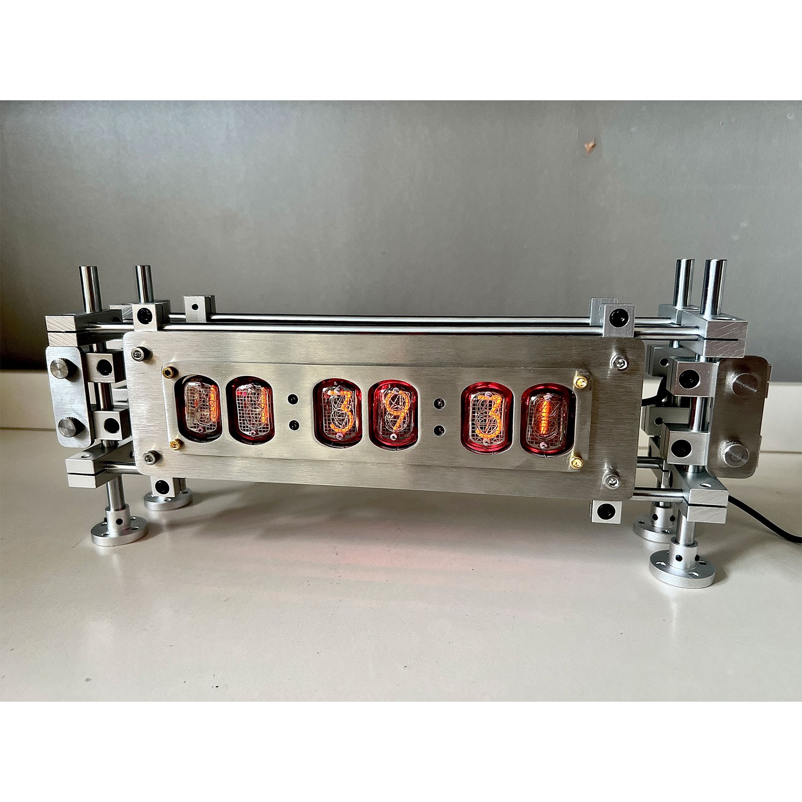 IN12 Glow Tube Clock 6Bit 5V Type-C Retro Cyberpunk Stainless Nixie Tube Clock gallery