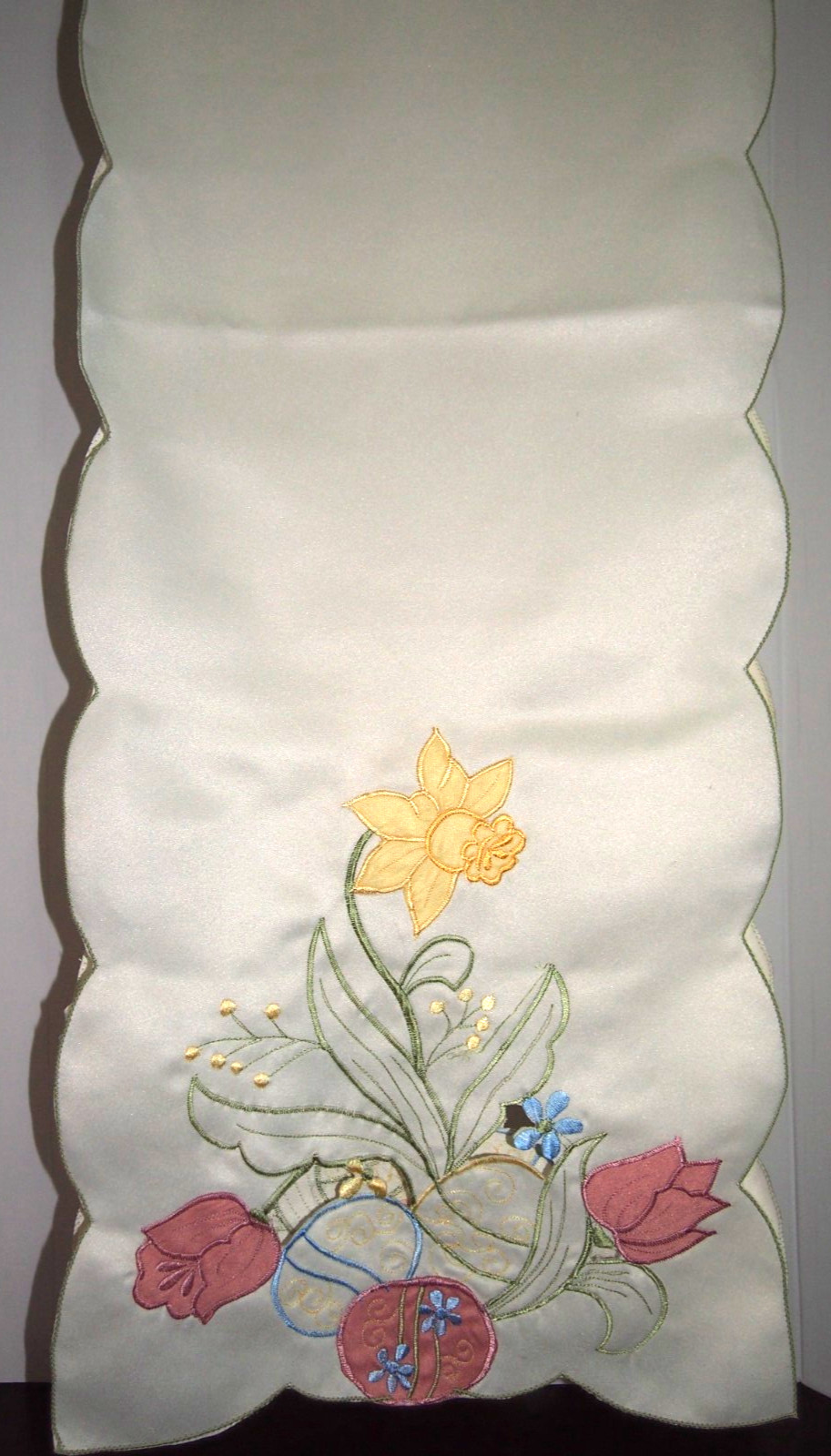 Easter/Spring Table Runner Embroidered /Appliqué Tulips, Daffodils & Easter Eggs gallery