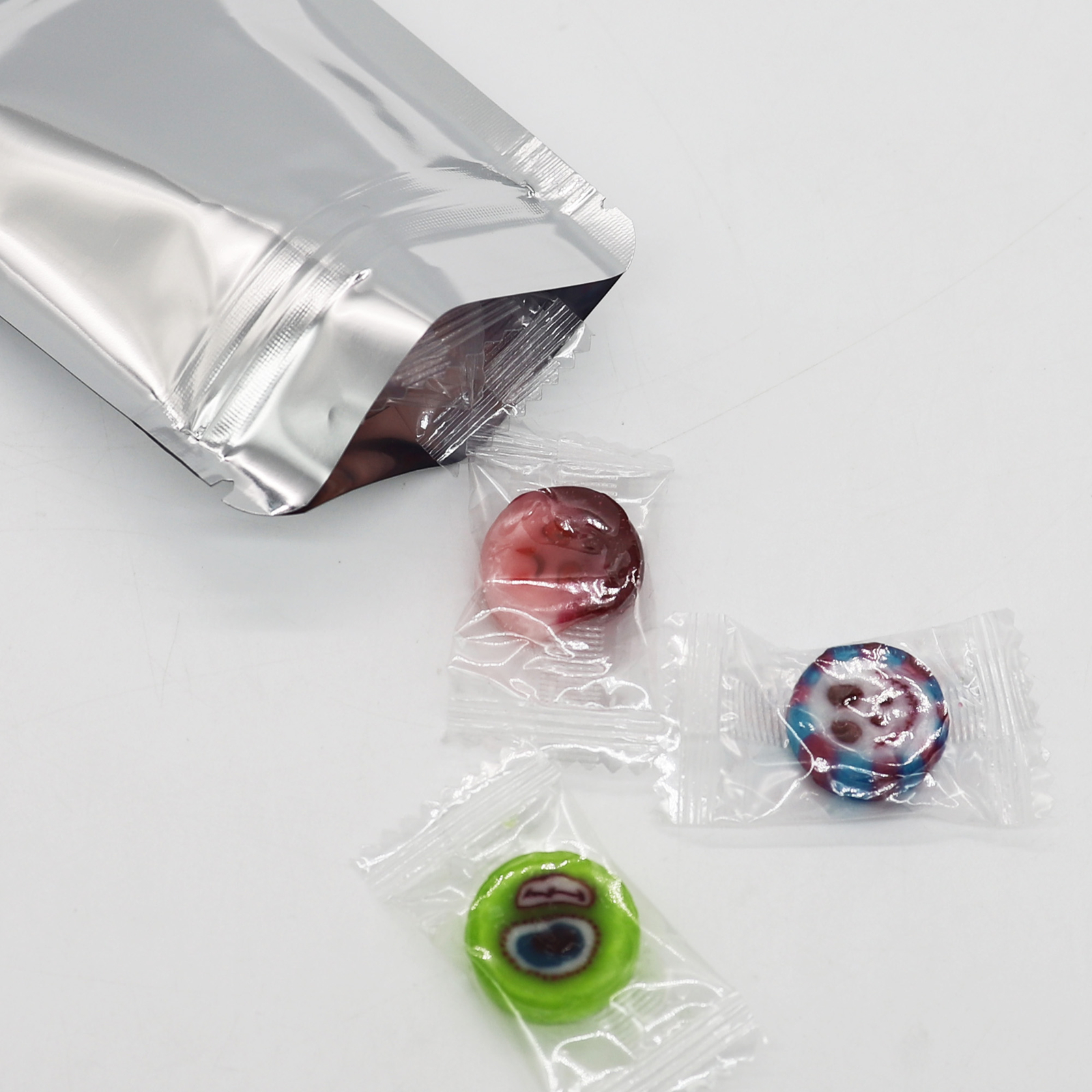 100 Flat Double-Sided Silver Metallic Mylar Zip Lock Bags 8.5x13cm (3.3x5.1in) gallery