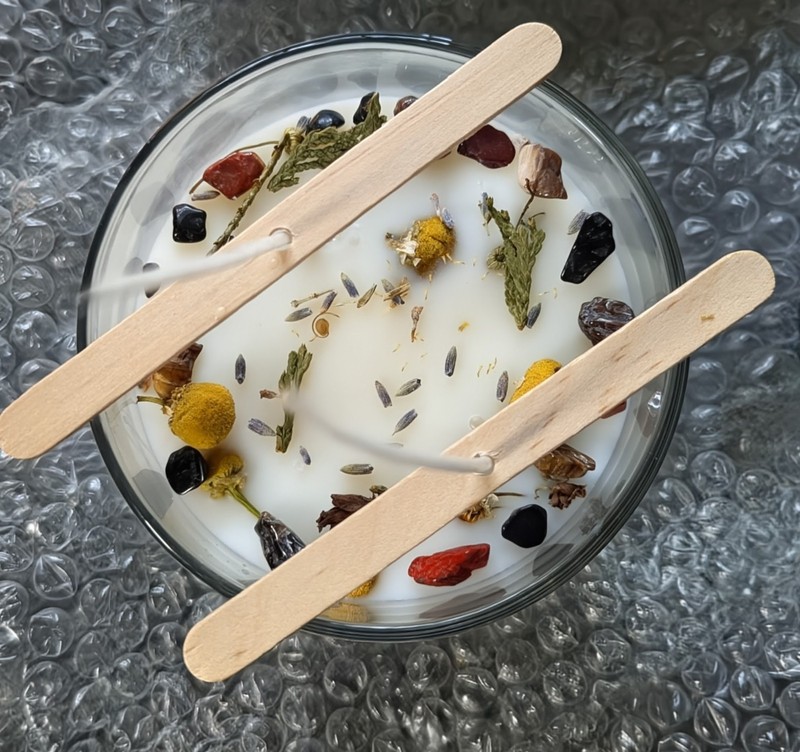 GROUNDING CANDLE - 19 Oz. gallery