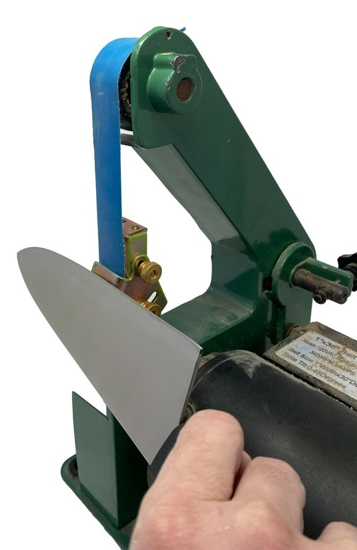 1" x 30" Knife Sharpening Angle Guide with Assorted 6 Pack Grit Belts gallery