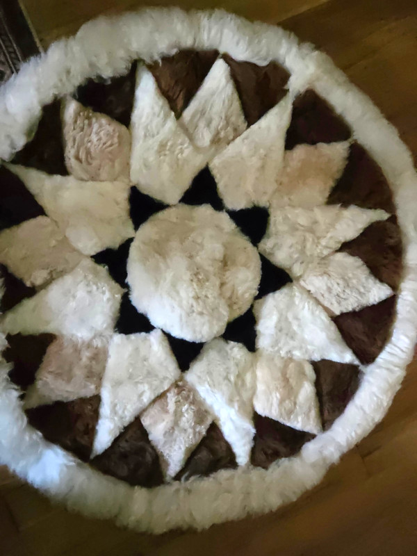 Alpaca Pillow Case – 30" Diameter gallery