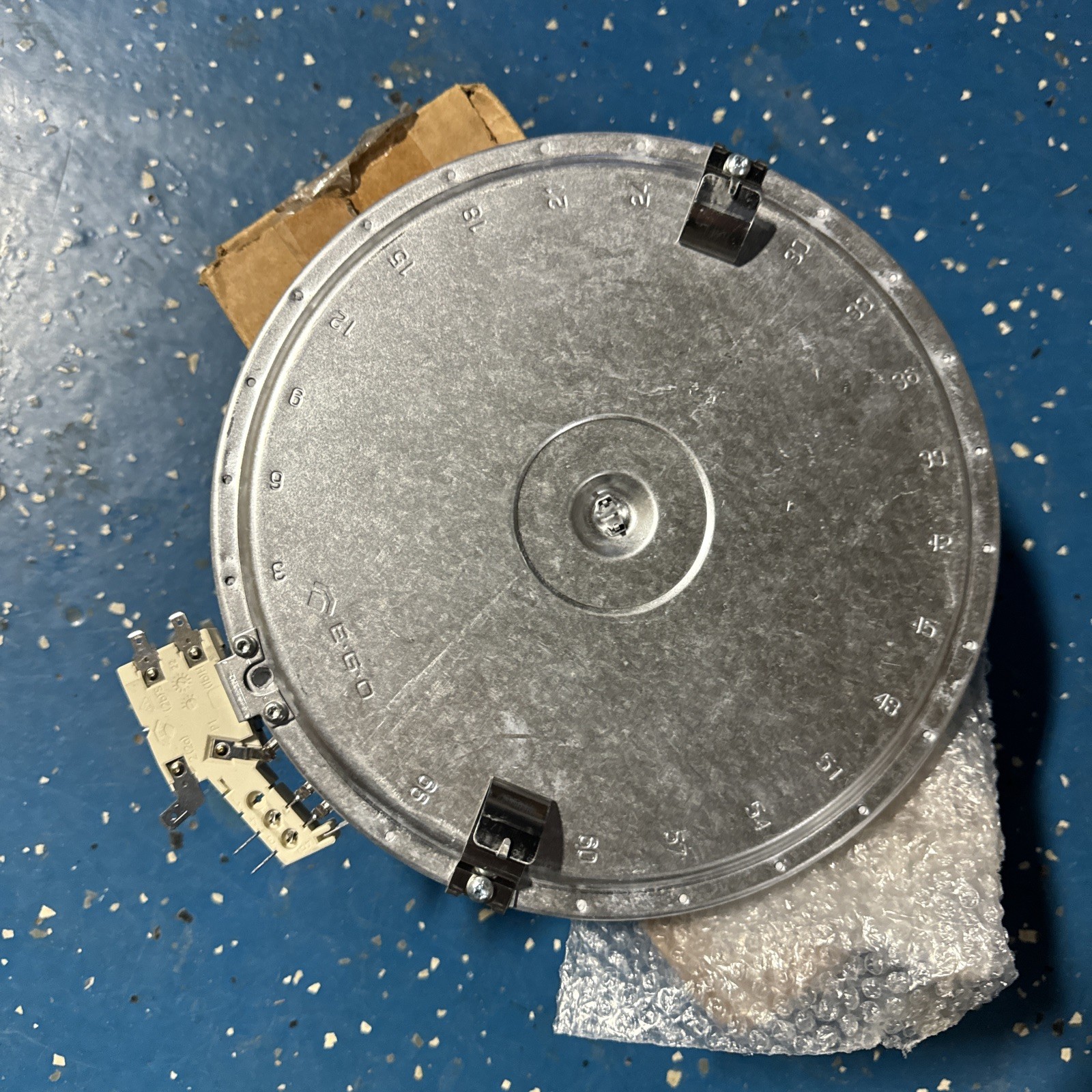 Bosch Range Radiant Element W10275048. 3000/1400W 10.53211.093. 9000793310 gallery