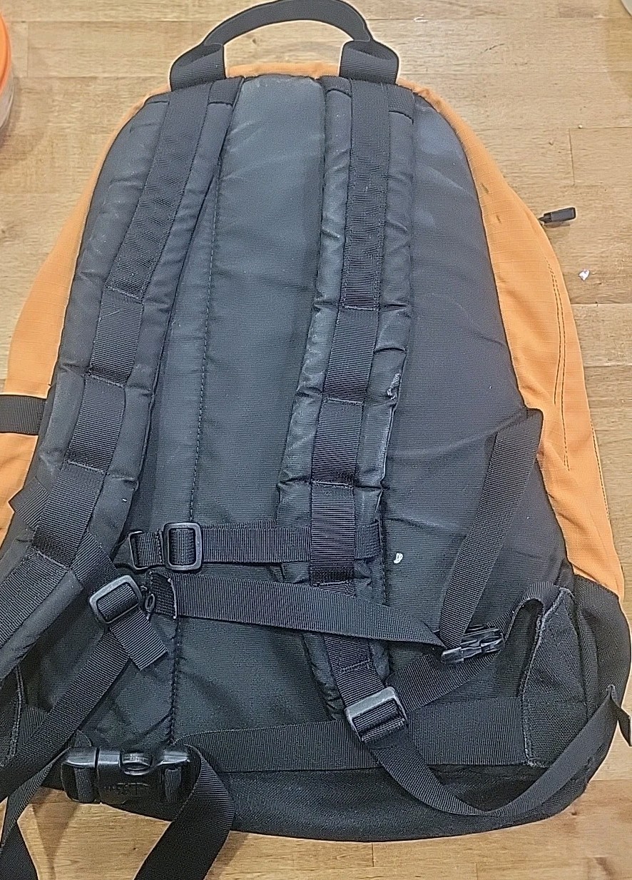 North Face Yavapai Hiking Backpack Orange  2