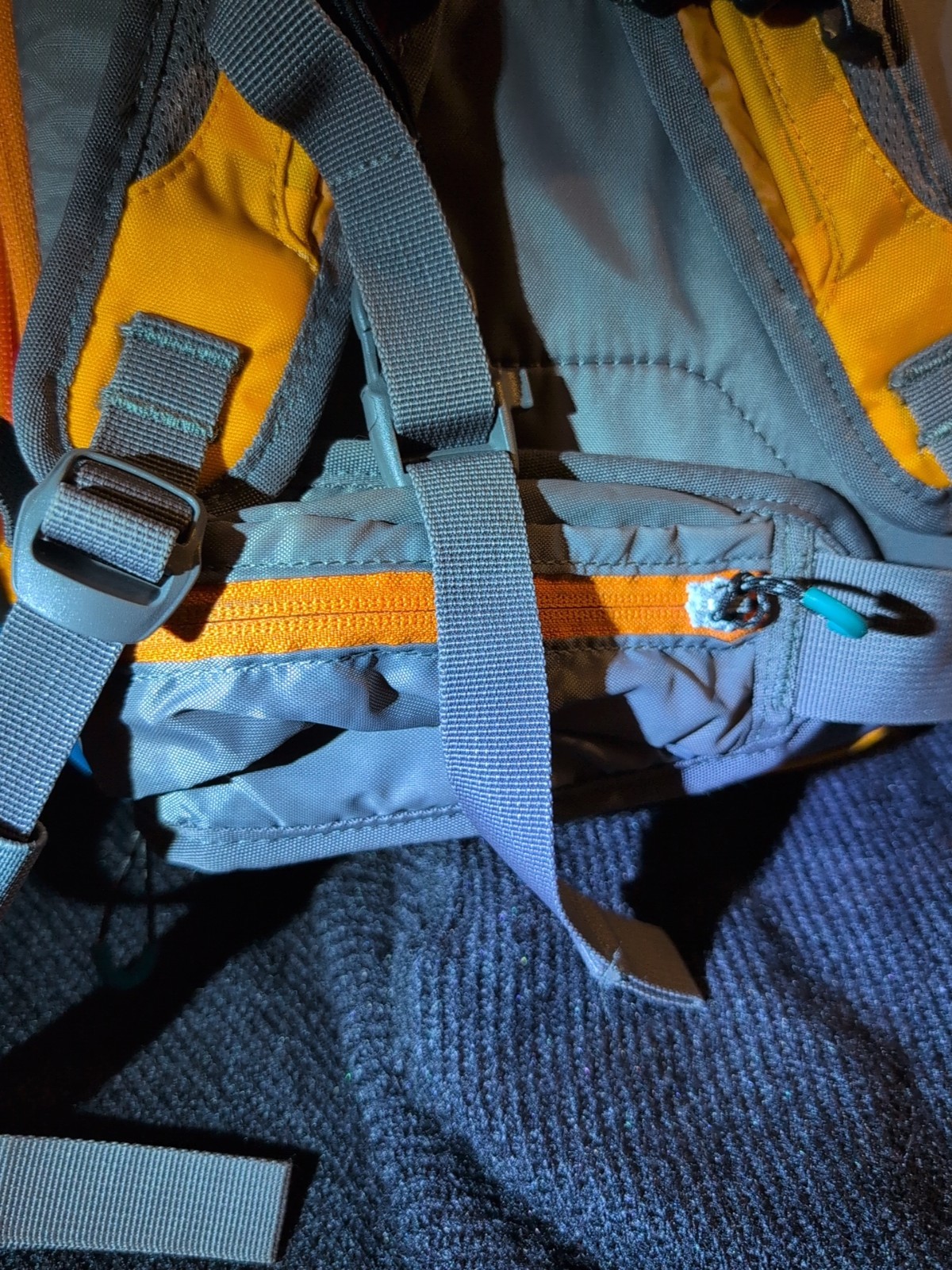 Columbia Titanium Lightweight Backpack Omni Shield Nylon Hiking 5
