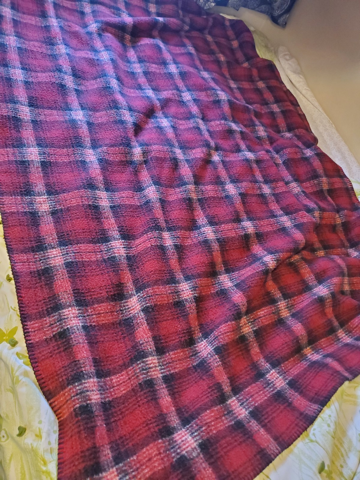 Woolrich Home Red Plaid Acrylic Polyester Reversible Throw Blanket 48" x 66" gallery