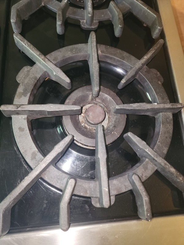 WOLF 36” Professional Gas Range Top Cooktop, 6 Burners Red Knobs RT366 gallery