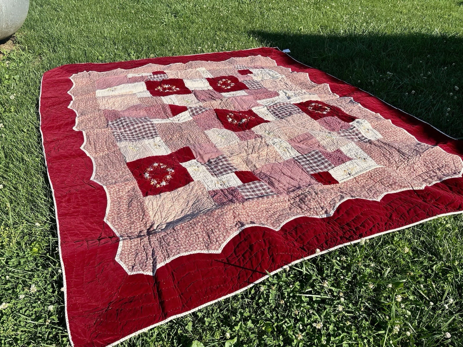 VTG HOLLY RARE KING SIZE Patchwork Quilt NIB Deadstock 100% Cotton Cottagecore gallery