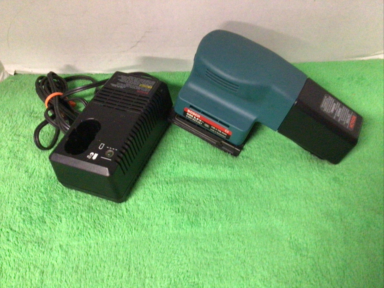 Bosch GSS 9,6V Sander Battery Charger, 1 Battery Included Works gallery