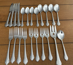 Oneida Bittersweet Repose Flatware Set 22 Pc Four 5-piece place settings
