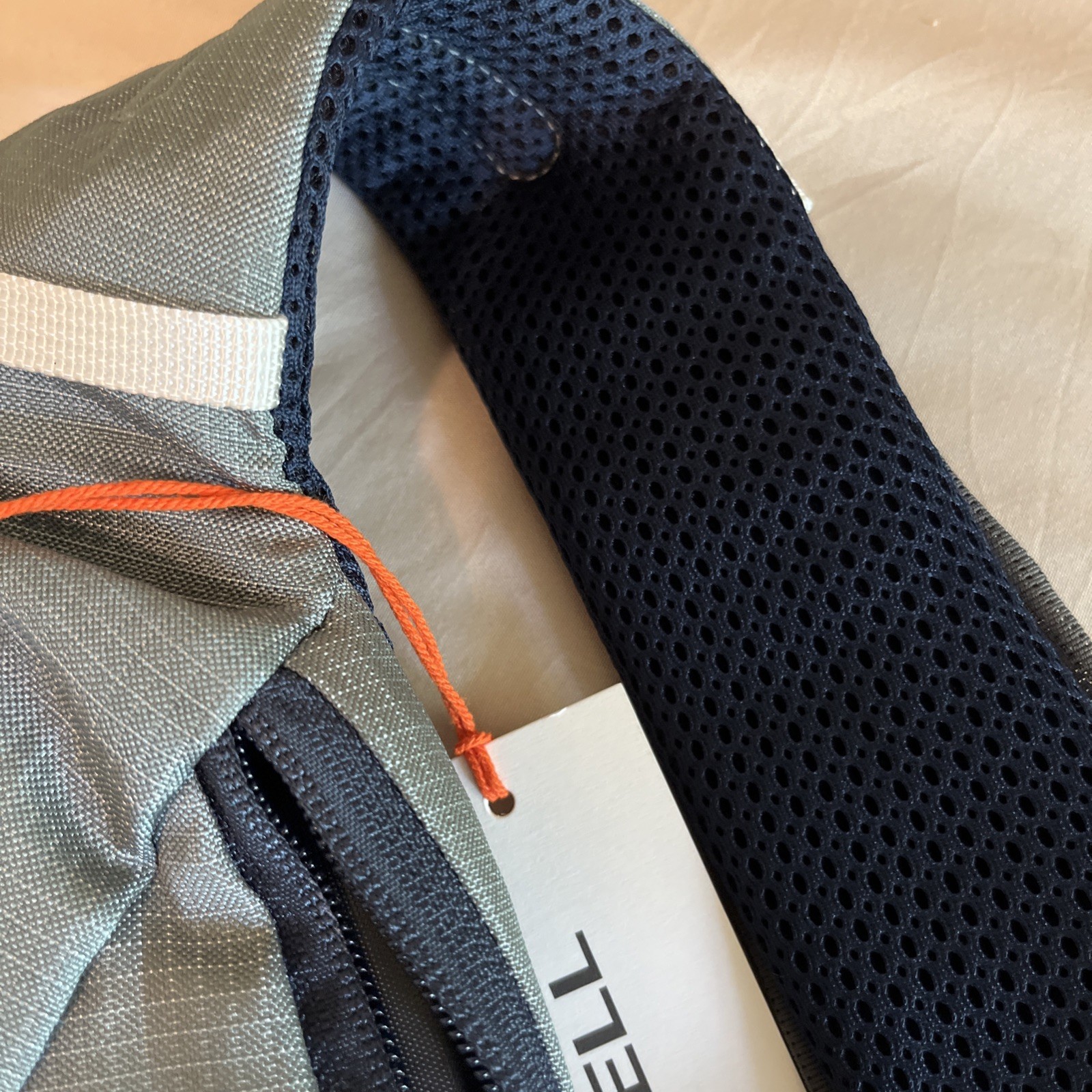 Merrell Crest 8L Sling Pack Gray One Strap Shoulder Bag New 3
