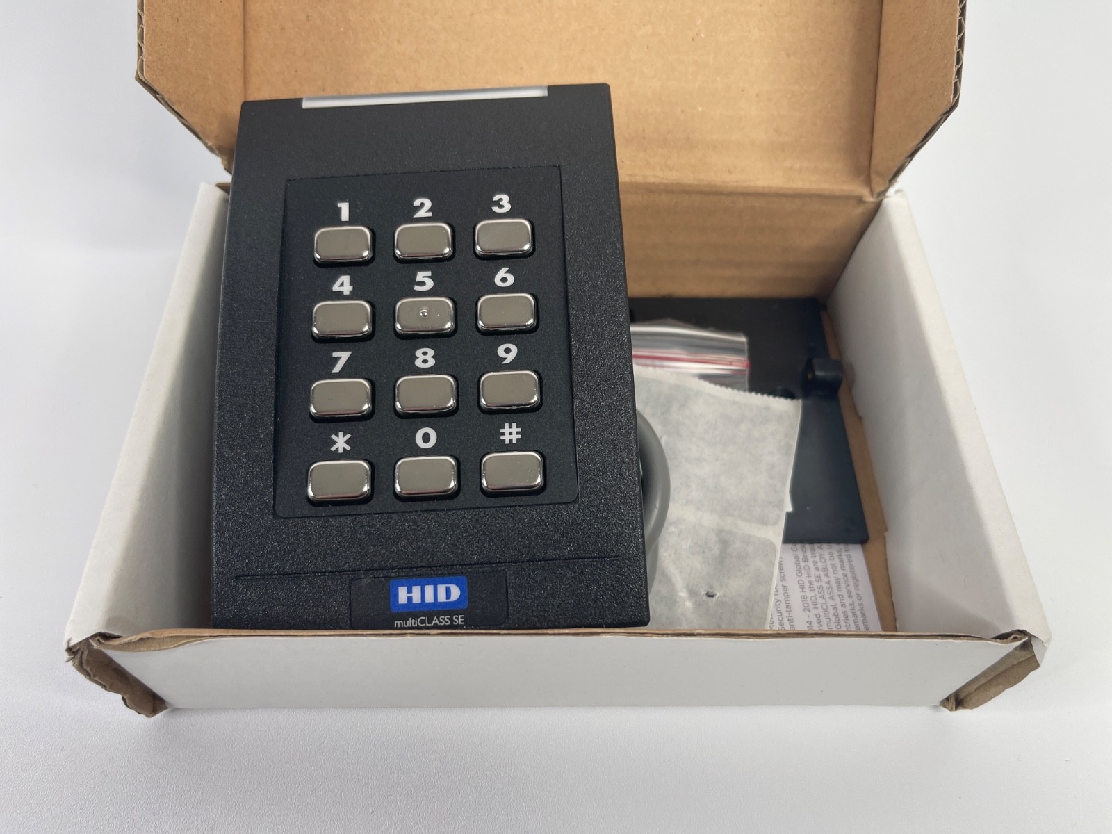 HID multiCLASS SE RPK40 Keypad Wall Switch Reader 921LTNNEK00000 Black New gallery