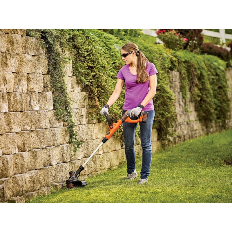 BLACK+DECKER 40V Max Lithium String Trimmer - LST140C gallery