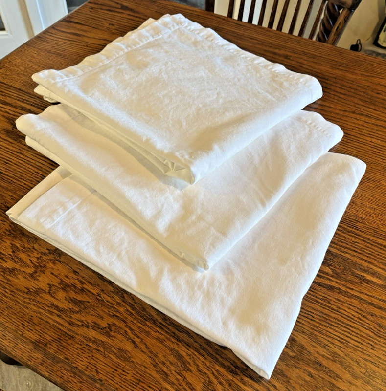 Williams Sonoma "Square" RN71395 table cloth white Pre-owned 3 avail. 66"x62" gallery