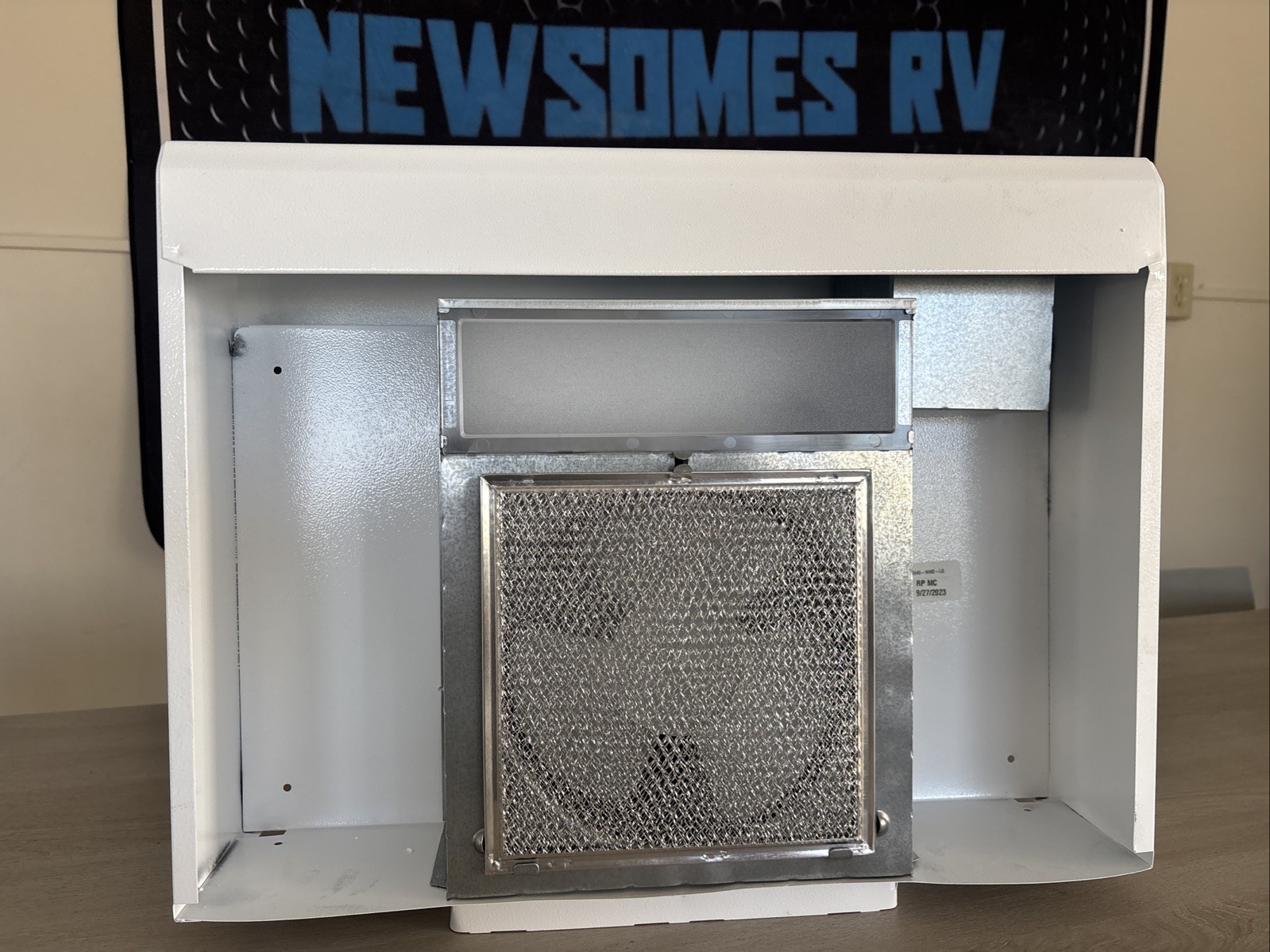 Vent line 20”x15” 5 inch height range hood 12 Volt retro gallery