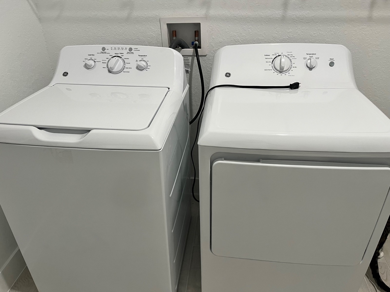 GE Electric GE Washer and Gas Dryer Set Both for One PRICE gallery