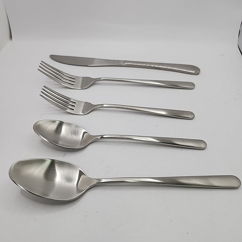 NEW JazzUpCo Haelynn Flatware Matte Silver. 4 Person Set. (20 Pieces) gallery