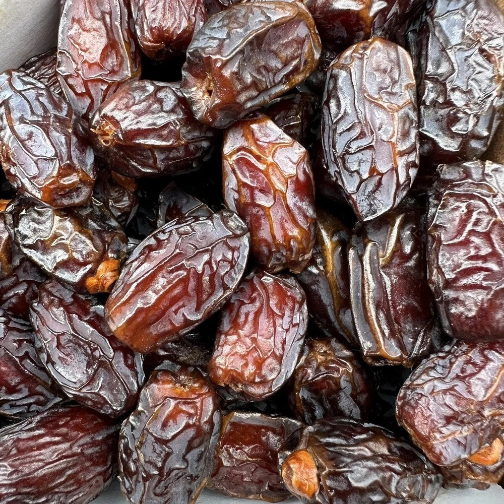 US Snacks Premium Quality Medjool Dates With Pits, California Desert Grown Dates