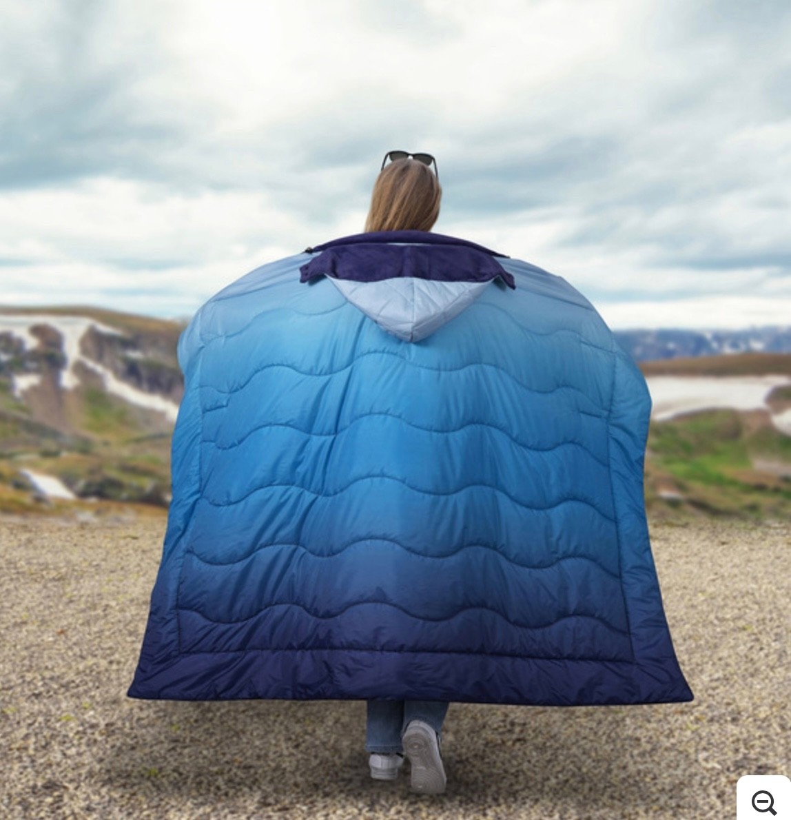 NEW Below Zero Hooded Wearable Outdoor Blanket, 54"x72" Green or Blue gallery