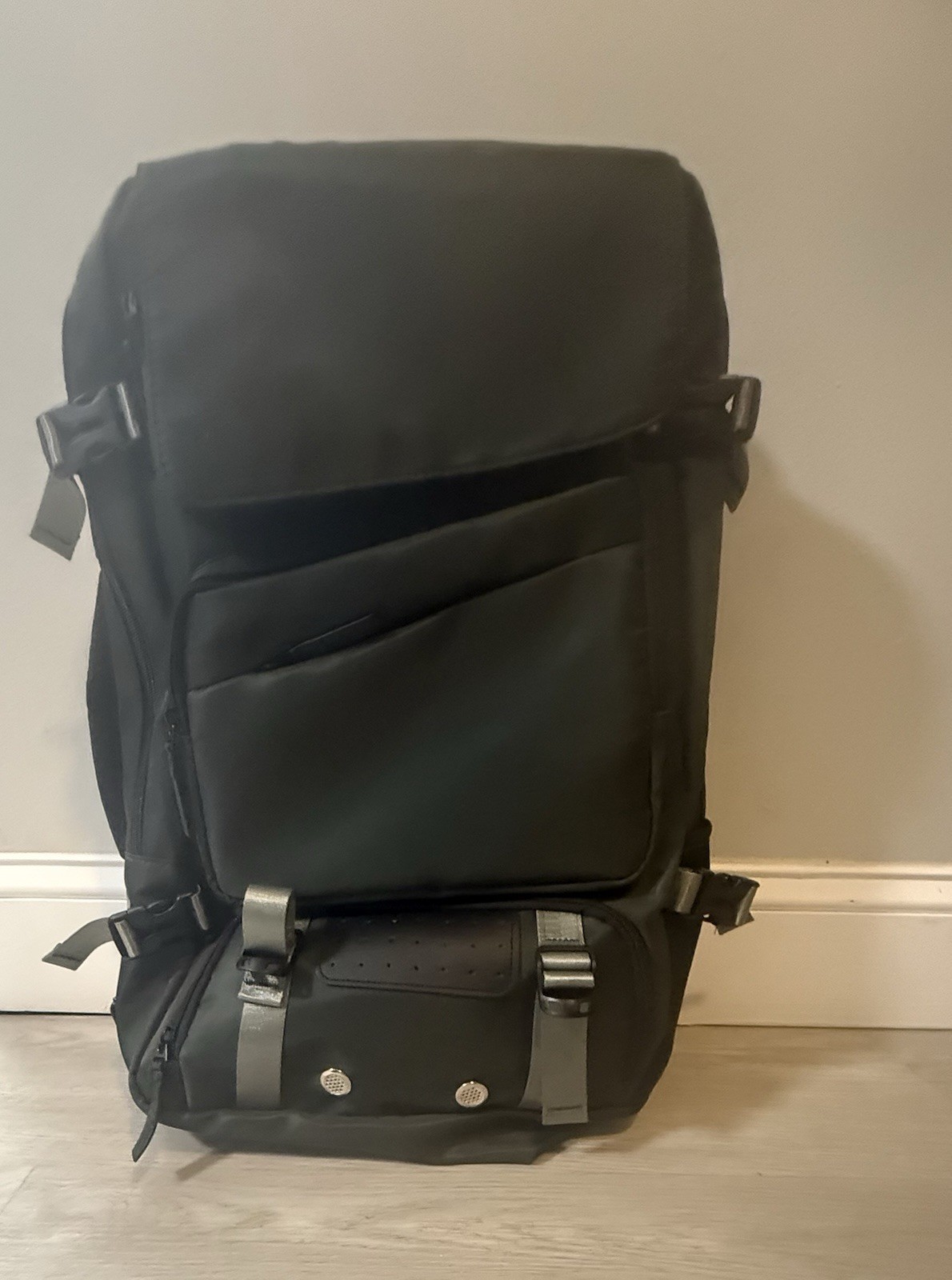 Large Green Hiking Backpack Multi-Layer Storage Shoe Compartment Laptop Sleeve