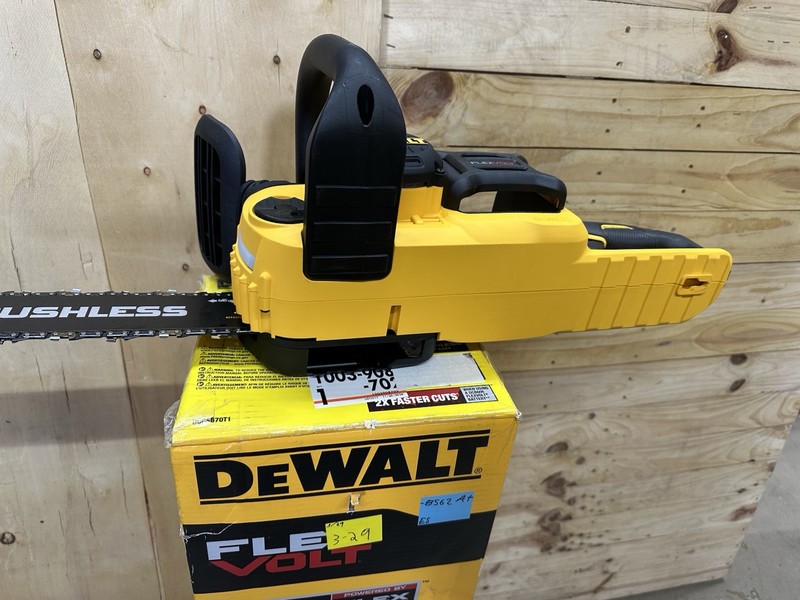 DeWalt FlexVolt 60V 16" in Brushless Chainsaw DCCS670B (Tool Only) Open Box gallery
