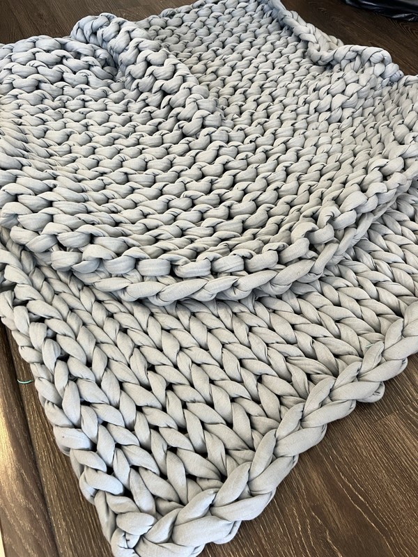 Bearaby Tree Napper Throw 20 Lb Retail $299 Bluebell Used Cooling Weighted gallery