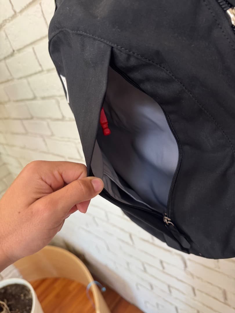 Osprey Daypack Black Lightweight Backpack with Multiple Pockets Used 5