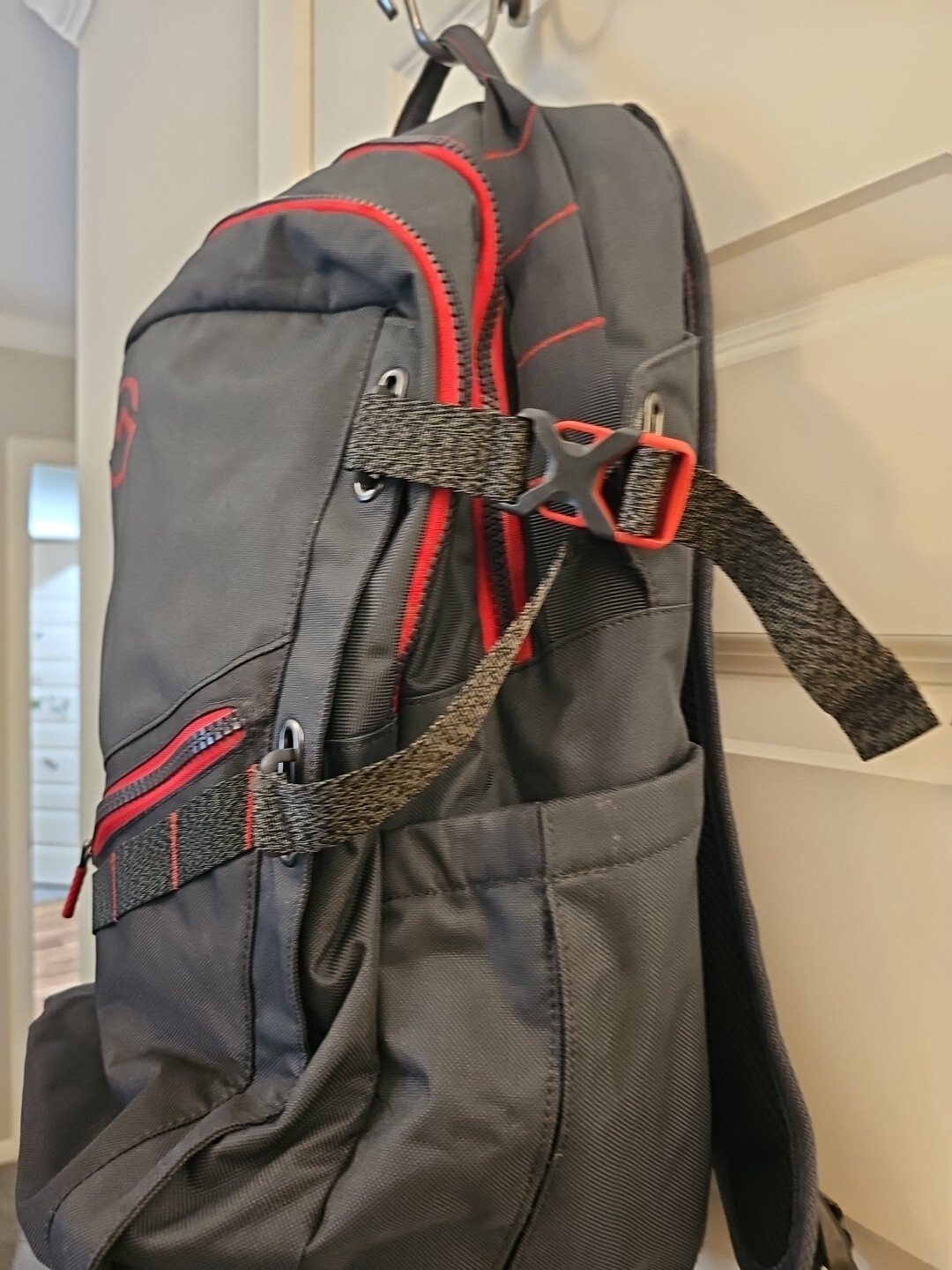 Nathan Kinney Outdoor Backpack Graycwith Red 3