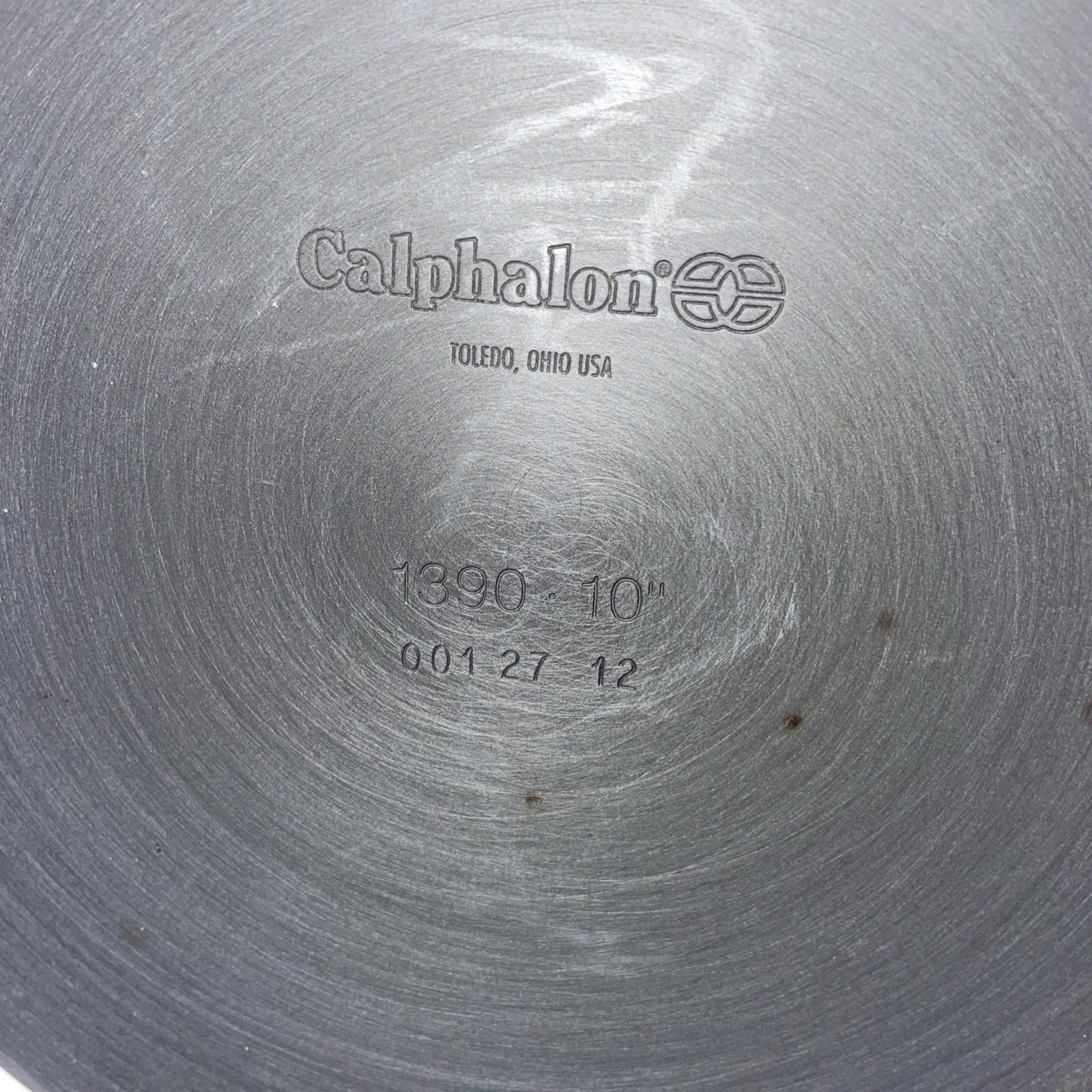 Calphalon Classic 10 in. Non Stick Skillet. 1390 Used See Pics No Lid gallery