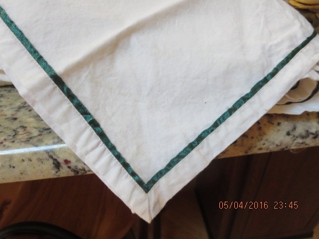 WHITE TABLECLOTH-EMBROIDERY & VELOUR IN CORNERS-82" X 60" + 6 NAPKINS---#T35-8 gallery