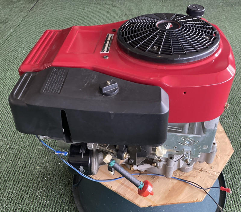 Briggs 28Q777-0681 Vertical Engine 15.5HP 1" X 3-5/32” Shaft 3/5Amp Alt -SR gallery