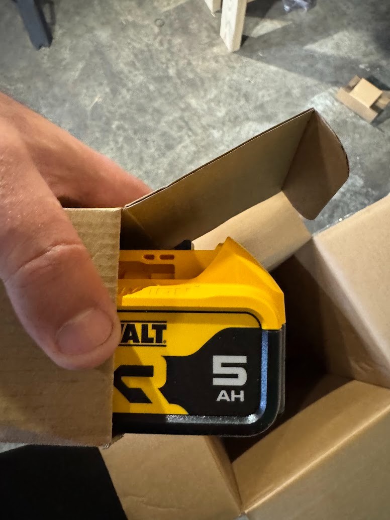 12 inch Compact Cordless Chainsaw Kit Battery & Charger DCCS621P1 DeWalt 20V MAX gallery