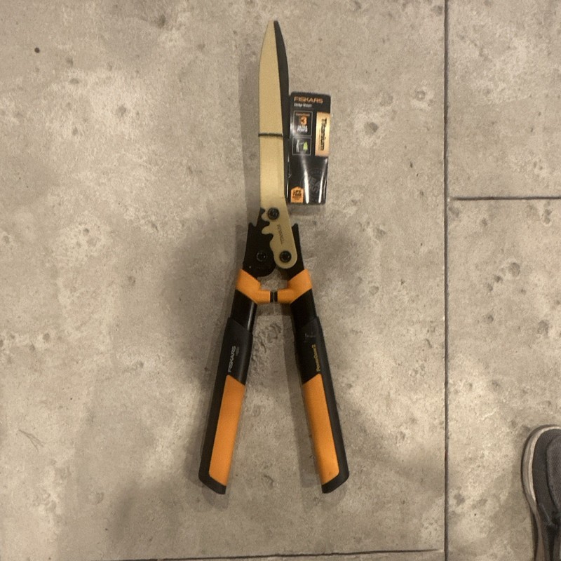 Fiskars PowerGear2 Hedge Shears 8in Steel Blade Long Soft Grip Handle gallery