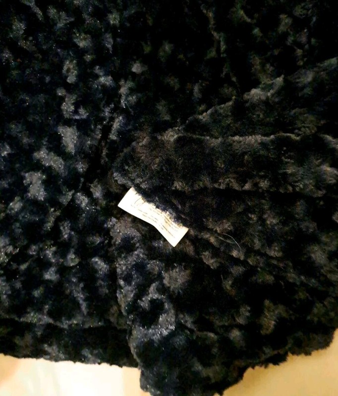 MAGIC Weighted Throw Blanket Navy 38"X60" Faux Fur Beautiful Soft 10lbs - 4 Ozs gallery