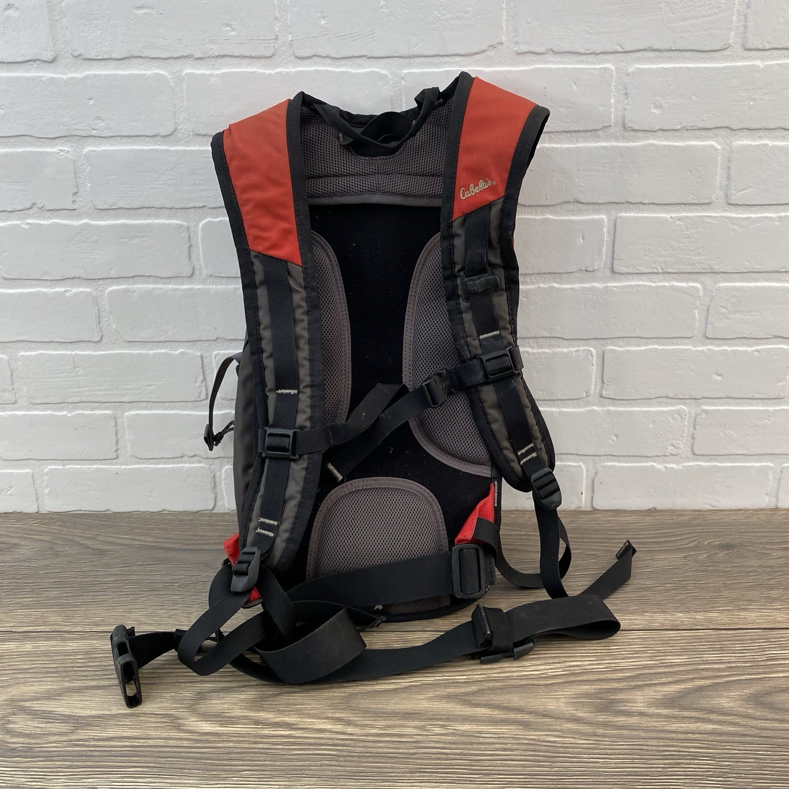 Cabela's Hydration Hiking Red Backpack No Bladder Padded Adjustable Pull Straps 4