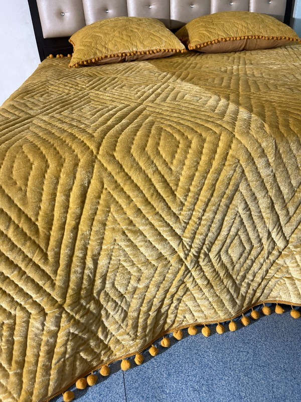 Warm Handmade Comforter Gold Color Lightweight Velvet Solid Print Quilt Set gallery