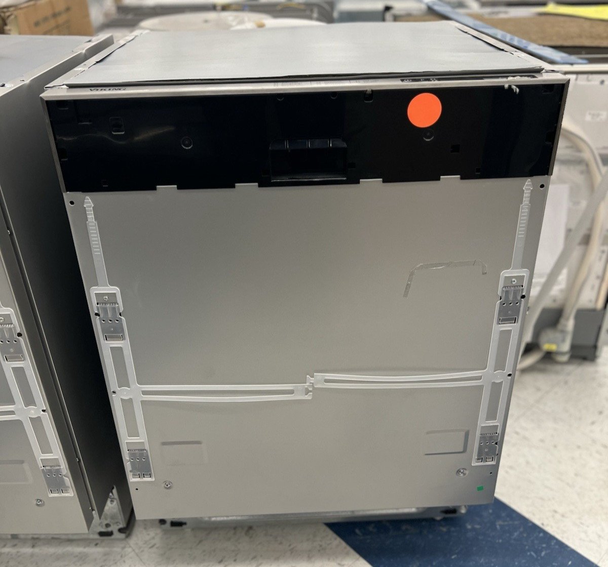 Viking FDW103WS with water softener gallery