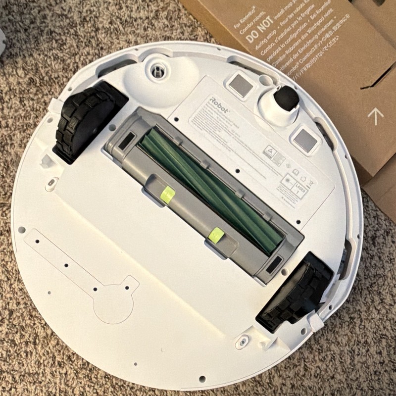 iRobot Roomba 208 DustCompactor Bagless HEPA Alexa Wi-Fi, Charger White gallery