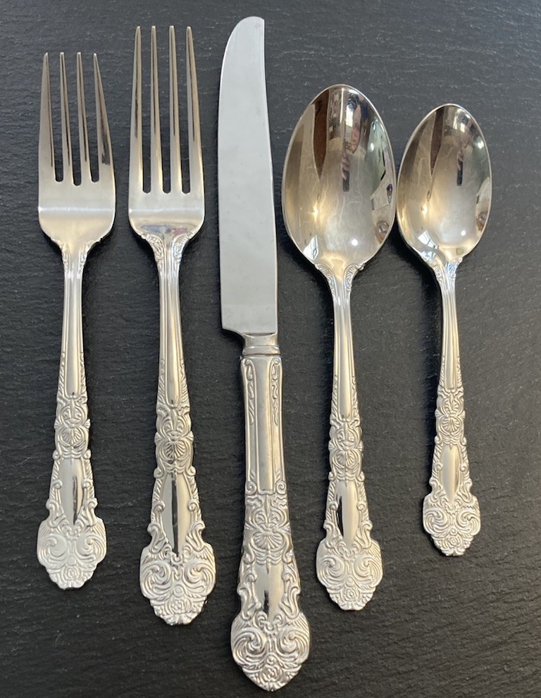 Reed & Barton Stainless RENAISSANCE Place Setting Ornate Scrolls SHIPS FREE