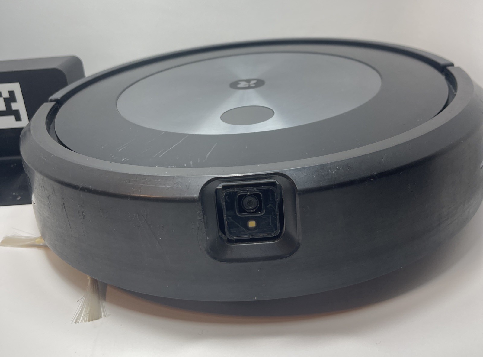 iRobot Roomba j7 Robotic Vacuum Cleaner 7150 WiFi Connected Graphite gallery