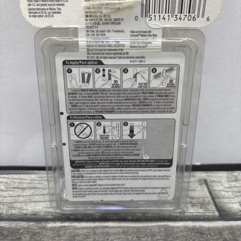 3M Command Clear Medium Hooks, Holds 2 lb, Pack Of 6 Hooks And 12 Strips {54} gallery