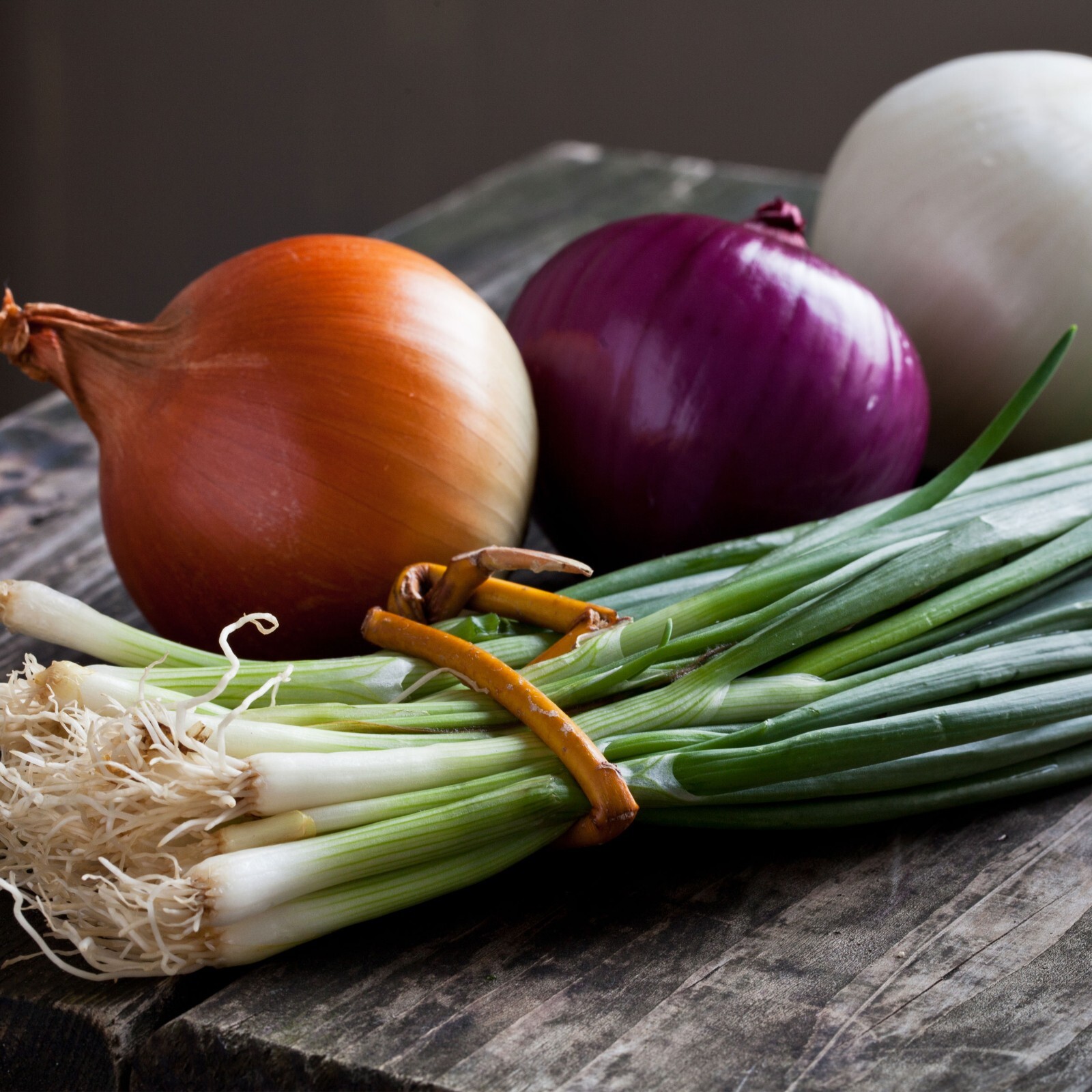 Yellow Onion Sets - Grown Naturally, Non-GMO 8 oz. (40+Bulbs) Shipping Now gallery