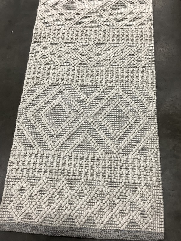 IVORY / BLUE 2'-3" x 8'-0" Pulled Thread Rug Reduced Price 1172686040 NAT830L-28 gallery