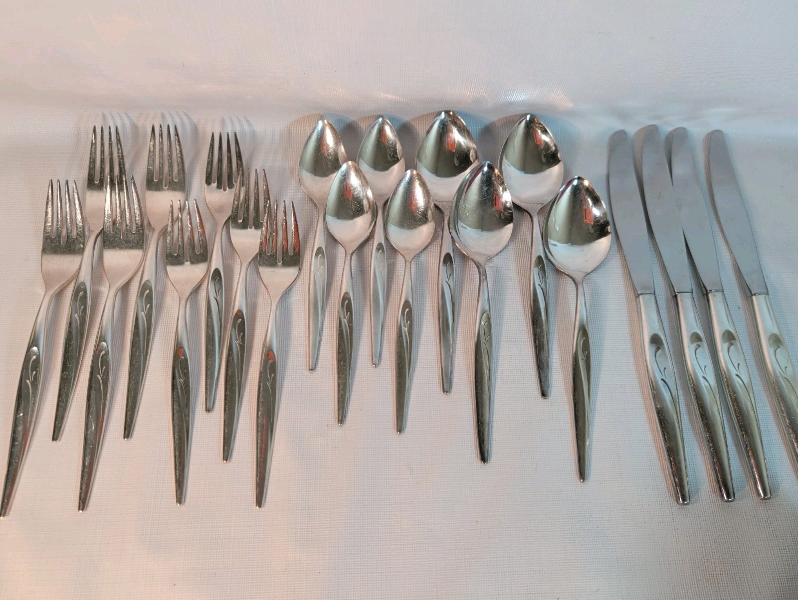 Vtg 60s Oneida Community FLIGHT Silverplate Silverware Flatware 20 Pc MCM Swirl gallery