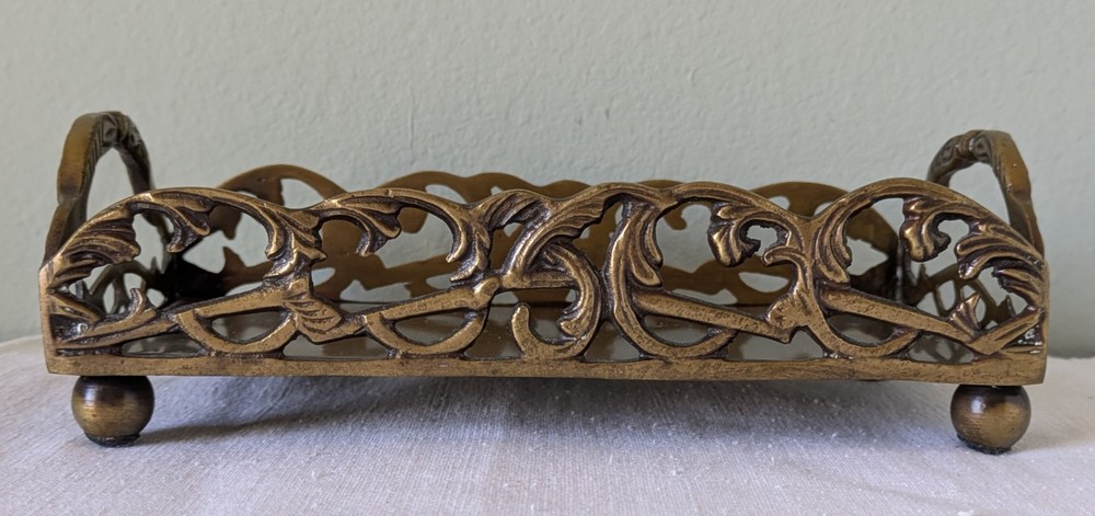 WINDSOR CASTLE ANTIQUE BRASS SCROLL PAPER GUEST TOWEL HOLDER