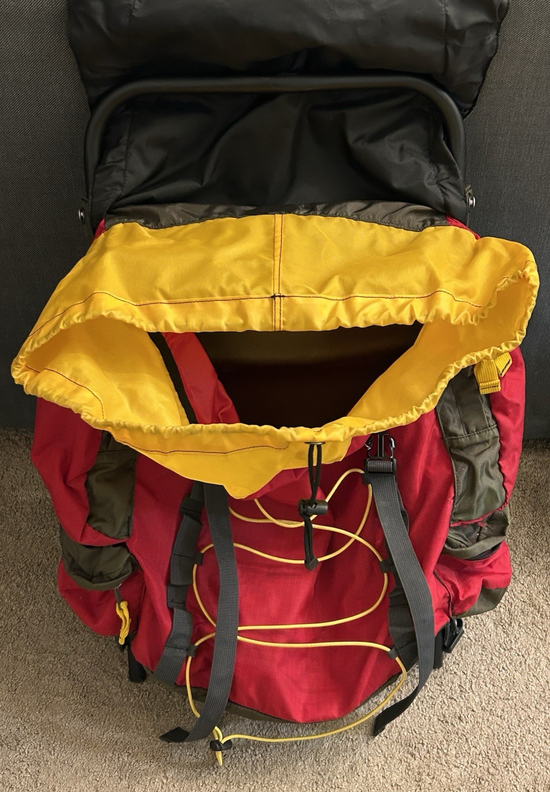 Mountainsmith Eagle Red / Yellow External Frame Backpack 17 X 17” 2