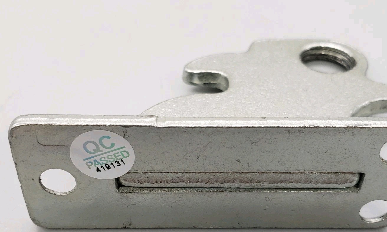 New (Same Day Ship) Frigidaire Center Hinge Set 140072822053 1-Yr- Same Day Ship gallery