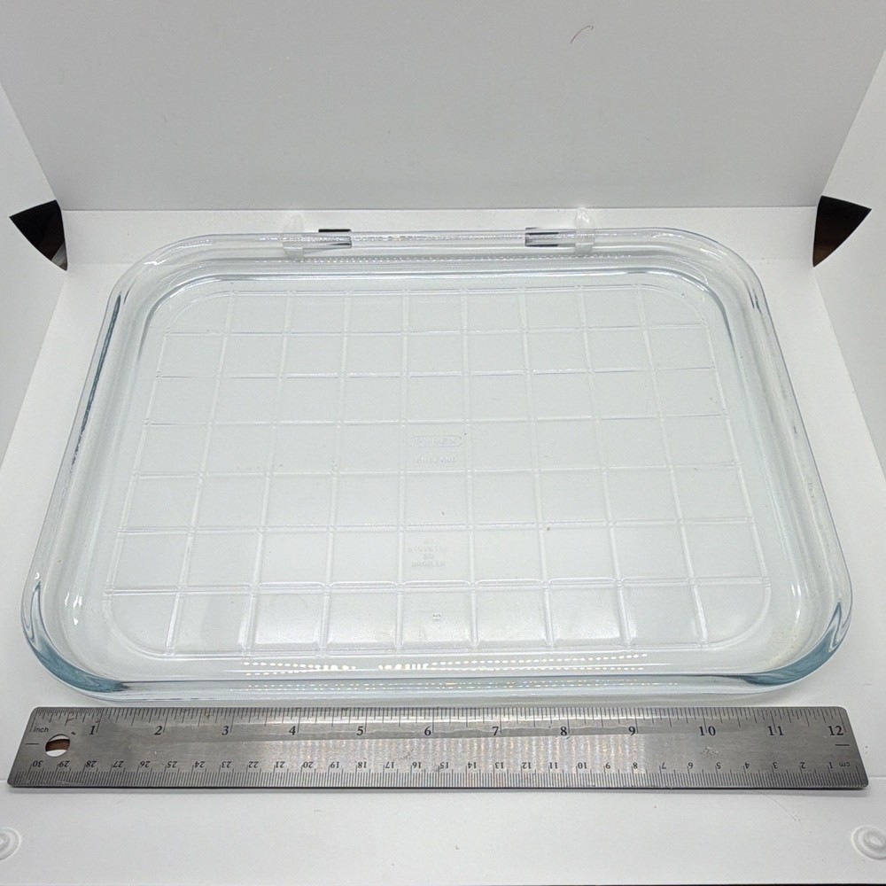 Pyrex 233 Clear Glass Rectangular Baking Dish 2.5 qt Dishwasher Safe England