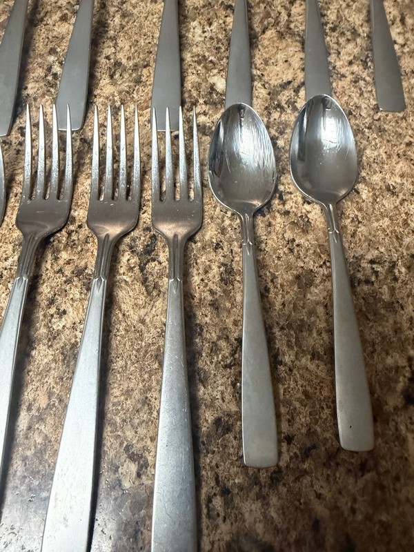 Oneida Satin Accent Stainless Flatware Serving Spoons Knives Forks Lot Of 30 gallery